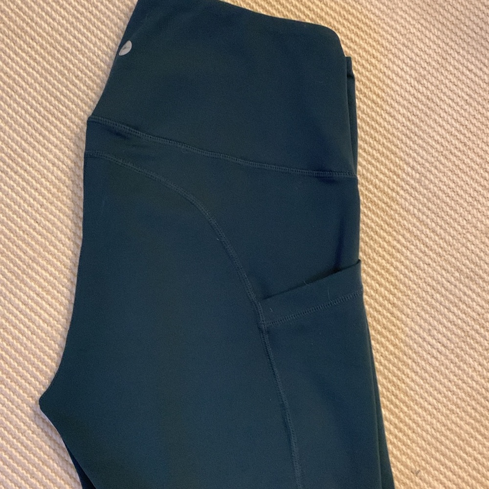 Bundle of 2 pairs of 90 Degree yoga pants, size M, dark green and black - Picture 4 of 4